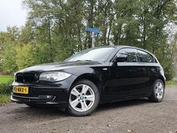 Zwart Gebruikt 2010 BMW 116 Executive Hatchback | € 2.499 (Eerlijke prijs)