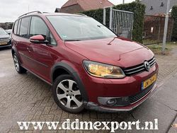 Rood Gebruikt 2011 VW Touran Highline MPV | € 5.450