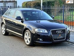 Zwart (metallic) Gebruikt 2009 Audi A3 Sportback Attraction Hatchback | € 6.750 (Eerlijke prijs)