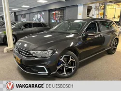 Grijs, metallic lak Gebruikt 2021 VW Passat Business Stationwagen | € 24.750 (Eerlijke prijs)