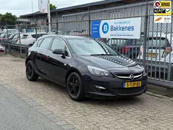 Zwart Gebruikt 2014 Opel Astra Business Hatchback | € 4.745 (Goede deal)