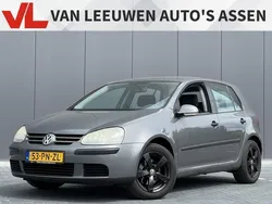Grijs, metallic lak Gebruikt 2004 VW Golf IV Trendline Hatchback | € 1.499 (Goede deal)