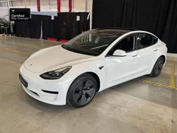Wit, metallic lak Gebruikt 2022 Tesla Model 3 Sedan | € 26.900 (Eerlijke prijs)