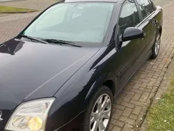 Blauw Gebruikt 2004 Opel Vectra Comfort Sedan | € 1.550 (Eerlijke prijs)