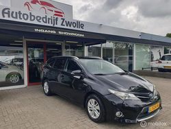 Zwart Gebruikt 2015 Toyota Auris Comfort Hatchback | € 5.995