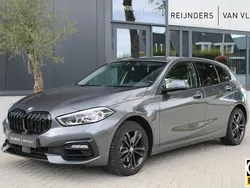 Grijs Gebruikt 2020 BMW 118 Executive Hatchback | € 20.890 (Eerlijke prijs)