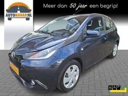 Blauw Gebruikt 2018 Toyota Aygo X-play Hatchback | € 8.995 (Goede deal)