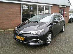 Zwart (metallic) Gebruikt 2015 Toyota Auris Touring Sports Stationwagen | € 11.950 (Eerlijke prijs)