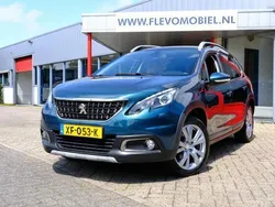 Groen, metallic lak Gebruikt 2018 Peugeot 2008 Allure SUV | € 10.950