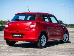 Rood Gebruikt 2020 Suzuki Swift Comfort Hatchback | € 13.445 (Goede deal)