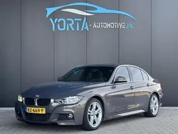 Grijs Gebruikt 2017 BMW 330 Executive Sedan | € 19.950 (Eerlijke prijs)