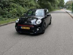 Zwart Gebruikt 2017 Mini Cooper Hatchback | € 11.250 (Goede deal)
