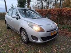 Gebruikt 2011 Renault Grand Scénic III Privilege MPV | € 2.450 (Eerlijke prijs)