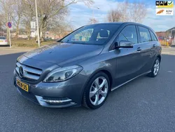 Grijs Gebruikt 2013 Mercedes B180 Ambition MPV | € 12.795 (Eerlijke prijs)