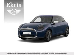 Blauw Nieuw 2025 Mini Cooper SE Favoured Hatchback | € 41.690 (Eerlijke prijs)