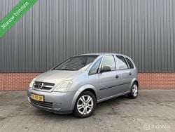 Grijs Gebruikt 2004 Opel Meriva Enjoy MPV | € 995 (Goede deal)