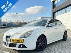 Wit Gebruikt 2012 Alfa Romeo Giulietta Hatchback | € 3.477 (Eerlijke prijs)