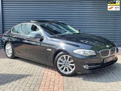 Zwart Gebruikt 2010 BMW 525 Executive Sedan | € 7.990 (Eerlijke prijs)