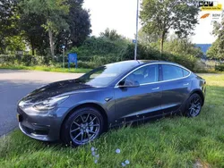 Grijs Gebruikt 2019 Tesla Model 3 Long Range Sedan | € 16.900 (Eerlijke prijs)