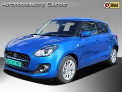 Blauw, metallic lak Gebruikt 2024 Suzuki Swift Hatchback | € 18.950 (Eerlijke prijs)