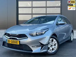 Grijs, metallic lak Gebruikt 2023 Kia Ceed Sportswagon Stationwagen | € 19.695 (Eerlijke prijs)