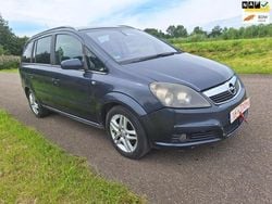 Grijs Gebruikt 2006 Opel Zafira Executive MPV | € 1.750 (Iets duurder)