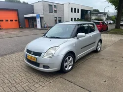 Grijs Gebruikt 2006 Suzuki Swift GLS Hatchback | € 1.495 (Eerlijke prijs)