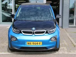 Blauw, metallic lak Gebruikt 2017 BMW i3 Hatchback | € 10.995 (Eerlijke prijs)