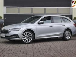 Zilver (metallic) Gebruikt 2022 Skoda Octavia Style Stationwagen | € 19.900 (Goede deal)