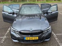 Grijs Gebruikt 2020 BMW 330 M Sport Sedan | € 29.500 (Eerlijke prijs)