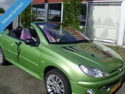 Groen, metallic lak Gebruikt 2004 Peugeot 206 CC Cabriolet | € 1.650 (Eerlijke prijs)