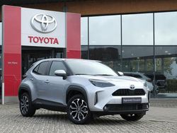 Grijs Gebruikt 2022 Toyota Yaris Cross Edition SUV | € 27.999 (Eerlijke prijs)