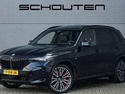 Zwart Gebruikt 2023 BMW X5 M Sport SUV | € 88.900 (Eerlijke prijs)