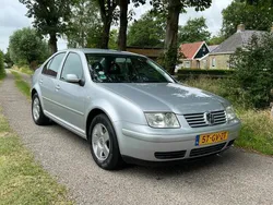 Grijs Gebruikt 2001 VW Bora Trendline Sedan | € 2.750 (Iets duurder)