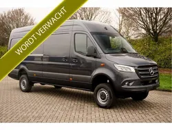 Zwart Nieuw 2024 Mercedes Sprinter Van | € 67.850