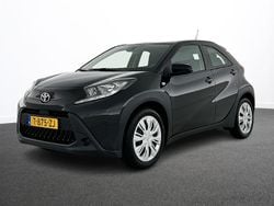 Zwart Gebruikt 2023 Toyota Aygo Play Hatchback | € 15.750 (Goede deal)