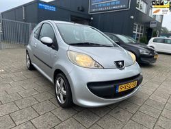 Grijs Gebruikt 2005 Peugeot 107 Hatchback | € 1.250 (Goede deal)