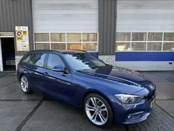 Blauw Gebruikt 2019 BMW 320 Comfort Edition Stationwagen | € 22.350 (Goede deal)