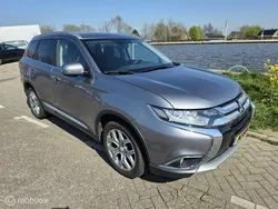 Grijs Gebruikt 2016 Mitsubishi Outlander Edition SUV | € 17.999 (Goede deal)