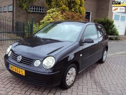 Zwart Gebruikt 2004 VW Polo Comfortline Hatchback | € 1.980 (Eerlijke prijs)