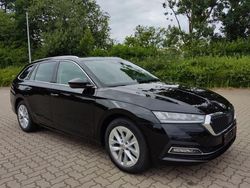 Zwart Gebruikt 2023 Skoda Octavia Style Stationwagen | € 36.433