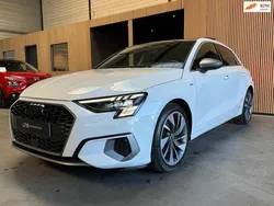 Wit Gebruikt 2020 Audi A3 Sportback Edition .1 Hatchback | € 27.990 (Iets duurder)