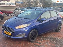 Blauw (metallic) Gebruikt 2015 Ford Fiesta Style Hatchback | € 4.999 (Duur)