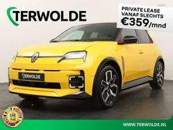 Geel, metallic lak Gebruikt 2024 Renault R5 Iconic Hatchback | € 32.400 (Eerlijke prijs)