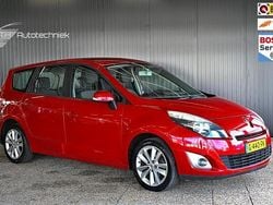Rood Gebruikt 2011 Renault Grand Scénic III Dynamique MPV | € 4.250 (Eerlijke prijs)