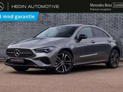 Grijs Gebruikt 2024 Mercedes CLA250e Luxury Sedan | € 38.490 (Eerlijke prijs)