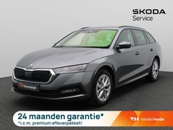 Grijs Gebruikt 2023 Skoda Octavia Business Line Stationwagen | € 27.900 (Goede deal)