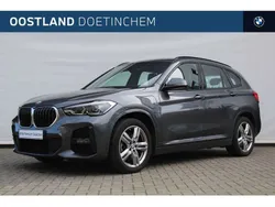 Grijs, metallic lak Gebruikt 2021 BMW X1 Executive SUV | € 30.950 (Eerlijke prijs)