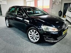 Zwart Gebruikt 2015 VW Golf VII LOUNGE Sedan | € 10.850 (Eerlijke prijs)