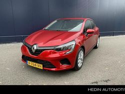Rood Gebruikt 2022 Renault Clio V Zen Hatchback | € 15.245 (Eerlijke prijs)
